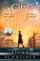 „City of Diamonds“, „Will their love ignite the flames of change?“. Ansicht von Gebäuden mit einer Person in einem Mantel.