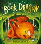 "The Book Dragon" und "Pippa Curnick". Ein roter Drache liegt in einem Wald, ein Kind liest ein blaues Buch an seiner Seite.