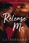 "Release Me" und "J.L. Seegars", innige Umarmung zweier Menschen, rote Hintergrundfarbe.