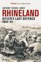 Titel: "RHINELAND: HITLER'S LAST DEFENCE 1944-45" von Anthony Tucker-Jones. Schwarzweißfoto von Soldaten an einer Kanone., Buch