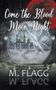 Text: "Come the Blood Moon Night", "M. Flagg". Ein Schloss vor Berglandschaft in einem mystischen Rahmen mit rotem Mond., Buch
