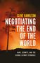 Text: "Clive Hamilton, Negotiating the End of the World, Kant, Schmitt, and the Global Climate Struggle." Ein Baum vor einem roten Himmel., Buch