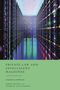 „PRIVATE LAW AND INTELLIGENT MACHINES“. Ein beleuchteter Serverraum mit glänzendem Boden., Buch