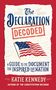 „The Declaration Decoded: A Guide to the Document That Inspired Our Nation“ von Katie Kennedy. Illustration: US-Flagge., Buch