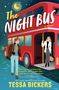 „The Night Bus“, ein Roman von Tessa Bickers. Illustration: Roter Doppeldeckerbus; Mann mit Kamera, Frau im Bus., Buch