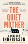 "The Quiet Mother" von Arnaldur Indridason; Zitate von Harlan Coben, Ann Cleeves. Schwarze Kirche vor schneebedecktem Hintergrund., Buch