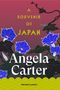 Gelber Text: "A Souvenir of Japan". Weißer Text: "Angela Carter". Blaue Blumen, dunkelgrüne Blätter, roter Hintergrund.