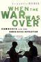 „WHEN THE WAR WAS OVER“, „CAMBODIA AND THE KHMER ROUGE REVOLUTION“. Zwei sitzende silhouettierte Personen., Buch