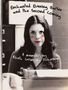 „Enchanted Evening Barbie and the Second Coming“ und „A memoir by Rheta Grimsley Johnson“. Schwarz-weiß Foto von Frau mit Schreibmaschine., Buch