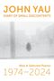 "JOHN YAU: DIARY OF SMALL DISCONTENTS, 1974-2024. New & Selected Poems." Schwarz-weißes Bild eines Fisches in einem Aquarium.