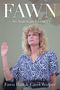 "FAWN: An American Journey" – Fawn Hall steht mit erhobener Hand, trägt eine gemusterte Bluse und hat blondes lockiges Haar., Buch