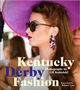 "Kentucky Derby Fashion", mit Fotos von Lili Kobielski. Frau mit großem lila Hut und auffälligen Ohrringen., Buch