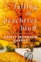 "falling for peachtree bluff" vor gelben Herbstbäumen. Ein Fahrrad lehnt an einem weißen Zaun., Buch