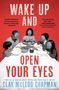 „WAKE UP AND OPEN YOUR EYES.“ Zitat von Jordan Peele und Stephen Graham Jones. Eine Familie sitzt am Tisch mit verschwommenen Gesichtern., Buch