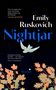 „Emily Ruskovich Nightjar Stories“; Illustration: Nacht, Sterne, fliegender Vogel, Herbstblätter unten.