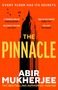 "Every floor has its secrets." "The Pinnacle" von Abir Mukherjee. Silhouette eines Wolkenkratzers und fliegende Vögel vor orangefarbenem Hintergrund.
