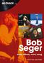 Titel: "Bob Seger: every album, every song". Oben links "on track...". Foto von Sänger am Mikrofon und vier Albumcover., Buch