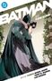 BATMAN BY TOM KING. Illustration: Batman umarmt eine Frau in einem eleganten Kleid, umgeben von Blumen., Buch