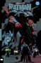 Texte: "ABSOLUTE BATMAN", Logo in Blau-Weiß, personengeführte Motorräder, großer schwarzer und roter Roboter., Buch