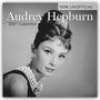 „100% UNOFFICIAL. Audrey Hepburn 2027 Calendar“ in eleganter Schrift, daneben ein Schwarz-Weiß-Foto einer stilvollen Frau.