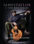 „JAMES TAYLOR: A ONE MAN PARADE. THE ILLUSTRATED BIOGRAPHY.“ Mann entspannt auf Sessel mit Gitarre., Buch