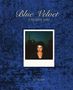 "Blue Velvet: A Polaroid Diary" von Jeff Goodwin. Ein Polaroid zeigt eine Person vor einem dunklen, nächtlichen Hintergrund.