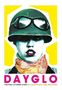 „DAYGLO: The Poly Styrene Story by Celeste Bell and Zoe Howe“ steht unten. Illustration einer Frau mit Helm und Schal., Buch