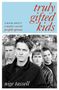 „Truly gifted kids“ in roter Schrift oben rechts, darunter „A book about a band called Prefab Sprout“; Schwarz-Weiß-Foto von vier Personen., Buch
