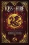 "Kiss of Fire". Drache umgeben von goldenen Ornamenten und Flammen. Stilvolle Illustration mit keltischen Mustern.