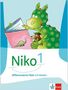 „Niko 1 - Differenzierte Fibel mit Medien“. Ein grüner Drache mit Punkten liest einem kleinen Tier ein Buch vor., 1 Buch und 1 Diverse