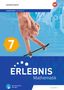"Erlebnis Mathematik" in großen Buchstaben, darunter "Arbeit mit Medien". Eine Hand fährt mit zwei Fingern ein kleines Skateboard.
