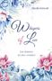 "Whispers of Love" in eleganter Schrift. Blüten in Blau und Rosa zieren die Ränder auf hellem Hintergrund., Buch