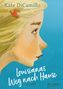 Oben steht "Kate DiCamillo". Darunter "Louisianas Weg nach Hause, ROMAN". Ein Mädchenprofil auf blauem Hintergrund.