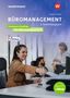 Text: Westermann, BÜROMANAGEMENT, Kaufmann/Kauffrau, Primus GmbH, Buch+Web. Eine junge Frau im Büro reicht etwas weiter., Buch