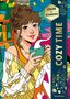 "Color by Numbers" und "Cozy Time" stehen auf einem blauen Hintergrund mit goldenen floralen Elementen. Eine Frau hält eine Tasse., Buch