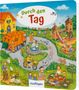 „Durch den Tag“ steht auf einer lebhaften Illustration eines Spielplatzes mit spielenden Kindern, Tieren und Erwachsenen., Buch