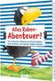 "Alles Raben-Abenteuer! Die schönsten Bilderbuch-Geschichten zum Vorlesen vom kleinen Raben Socke" steht auf einem Schild, gehalten von einem illustrierten Raben mit roter Ringelsocke auf grünem Gras und blauen Streifen im Hintergrund., Buch