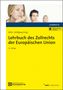 Titel: "Lehrbuch des Zollrechts der Europäischen Union", 11. Auflage. Frau im Vordergrund, zwei Personen unscharf im Hintergrund.