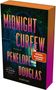 Der Text "MIDNIGHT CURFEW" und "PENELOPE DOUGLAS" auf einem dunklen Hintergrund mit gotischen Fenstern., Buch