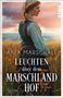 Titel: "Leuchten über dem Marschlandhof". Frau in traditioneller Kleidung, Sonnenuntergang im Hintergrund.