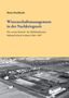 "Wissenschaftsmanagement in der Nachkriegszeit. Luftaufnahme eines ländlichen Gebiets mit Feldern und Gebäuden."