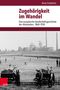 „Zugehörigkeit im Wandel“ von Anne Friedrichs. Historisches Bild von Arbeitern mit Loren vor einem Industriegelände., Buch