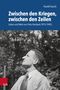 "Zwischen den Kriegen, zwischen den Zeilen" von Harald Tausch. Schwarz-Weiß-Foto eines Mannes im Profil mit Bäumen im Hintergrund., Buch