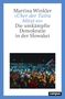 „Martina Winkler: ‚Über der Tatra blitzt es‘. Die umkämpfte Demokratie in der Slowakei.“ Menschen mit Lichtern nachts., Buch