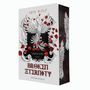 "ARIN WOLF. BROKEN ETERNITY. GODDESS OF FIRE, BUCH I. WELTENBAUM VERLAG." Ein detailreiches Design mit rotem Phönix und Blüten., Buch