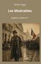 „Victor Hugo. Les Misérables. Englisch Lektüre C1“. Ein Mann mit Hut und Mantel auf nasser Straße in historischer Szene., Buch