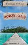 „Thomas McCave“, „MONKEY ISLAND“, „THRILLER“. Ein Holzsteg führt über türkisblaues Wasser zu einer bewaldeten Insel., Buch