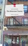 Julie Schwethelm: The Reluctant Tourist. Life is a Story - story.one, Buch