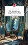 „Die Spiegel der ungelebten Leben“ von Gabriele M. Tschischka, story.one. Raum mit Spiegeln, reflektiert Bäume., Buch
