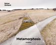 "Rainer Zerback. Metamorphosis. Kerber." Eine Kreuzung und ein Weg in einer weiten, kahlen Landschaft.